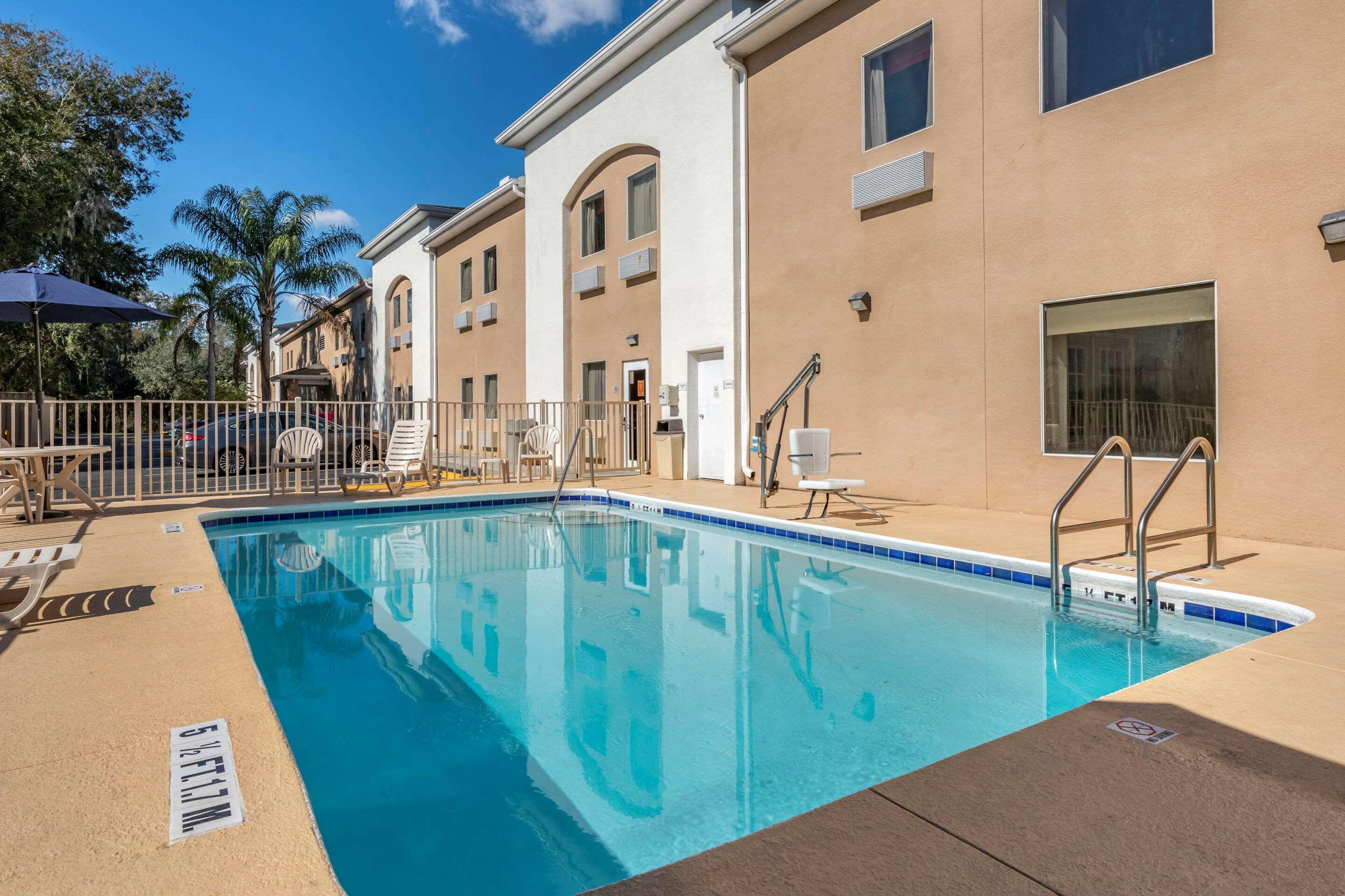 Quality Inn Zephyrhills-Dade City Екстериор снимка